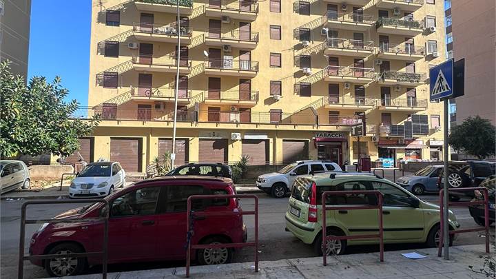 VIA AZOLINO HAZON